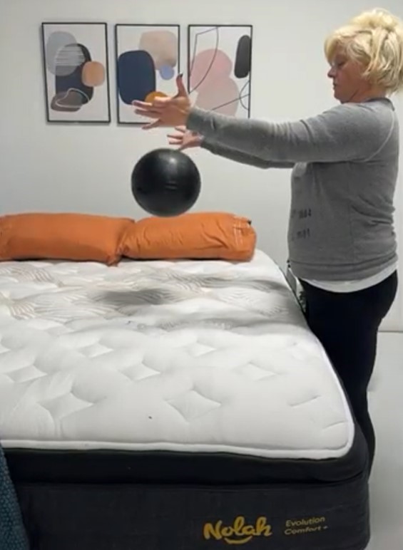 Nolah Evolution Comfort bounce test